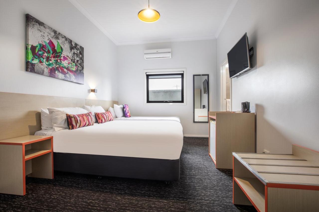Nightcap At Ashley Hotel Braybrook Екстериор снимка