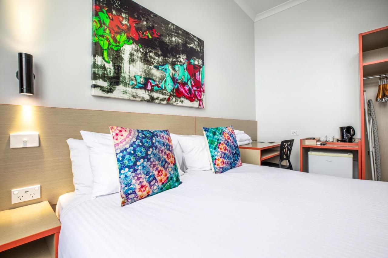 Nightcap At Ashley Hotel Braybrook Екстериор снимка