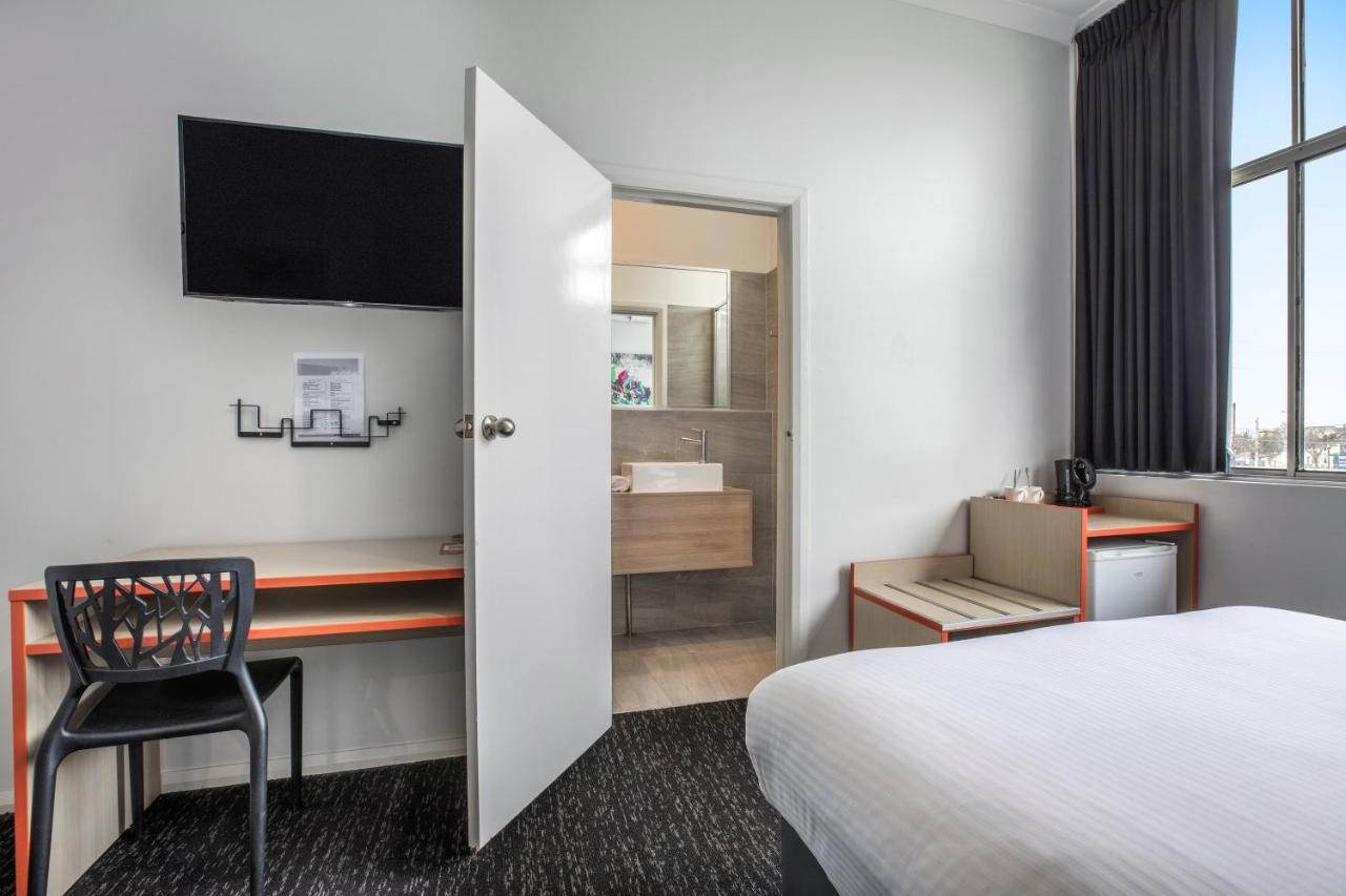 Nightcap At Ashley Hotel Braybrook Екстериор снимка