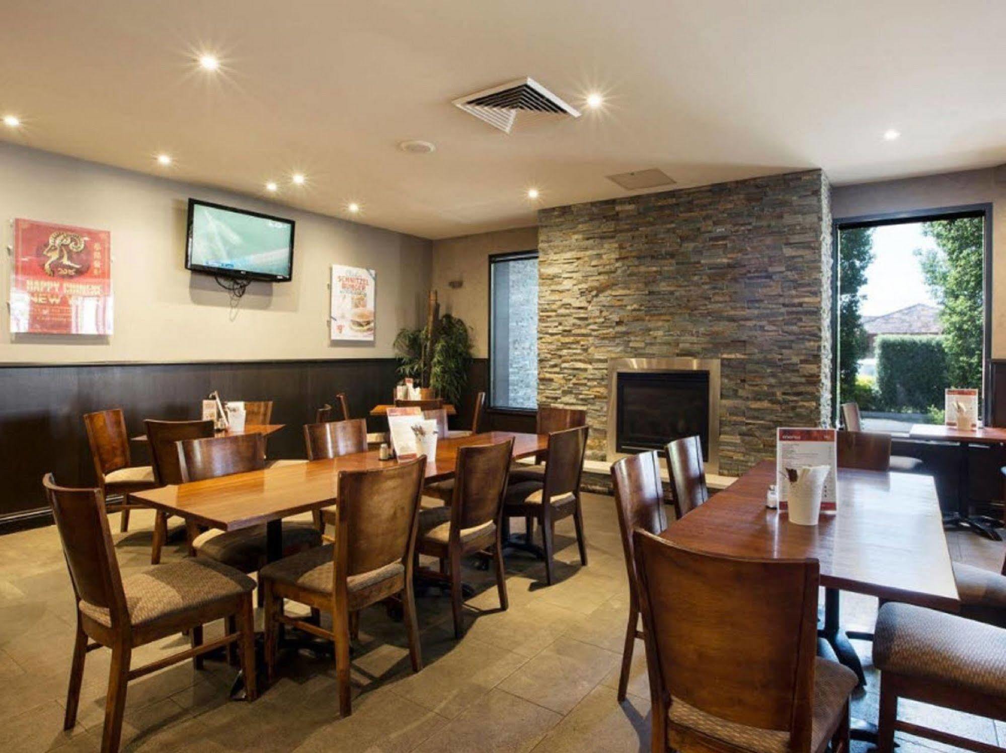 Nightcap At Ashley Hotel Braybrook Екстериор снимка