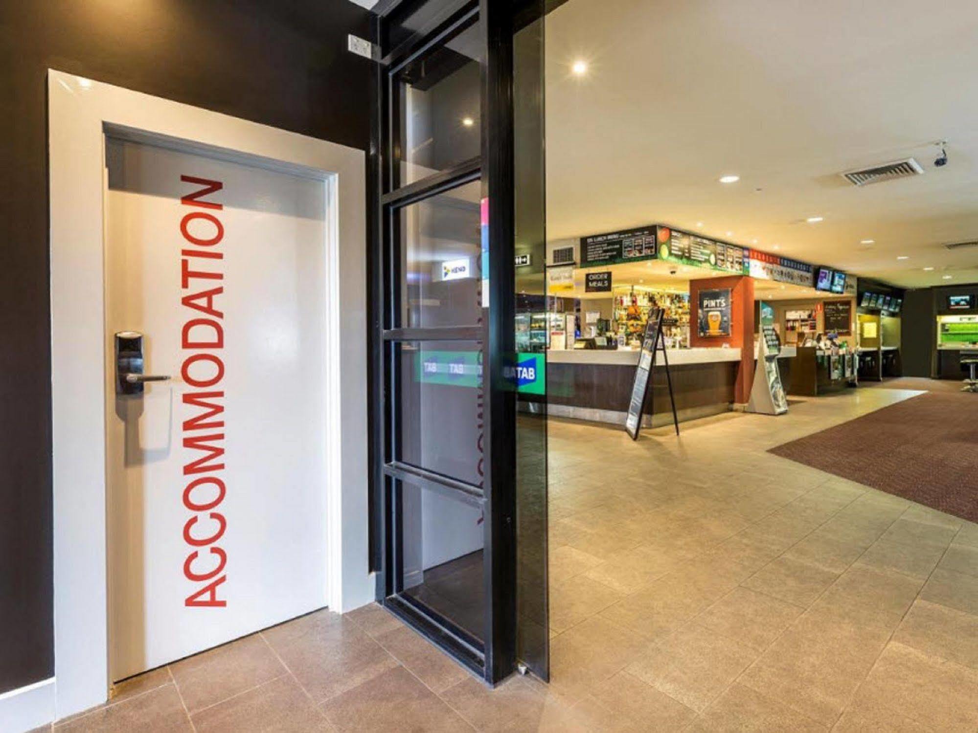 Nightcap At Ashley Hotel Braybrook Екстериор снимка
